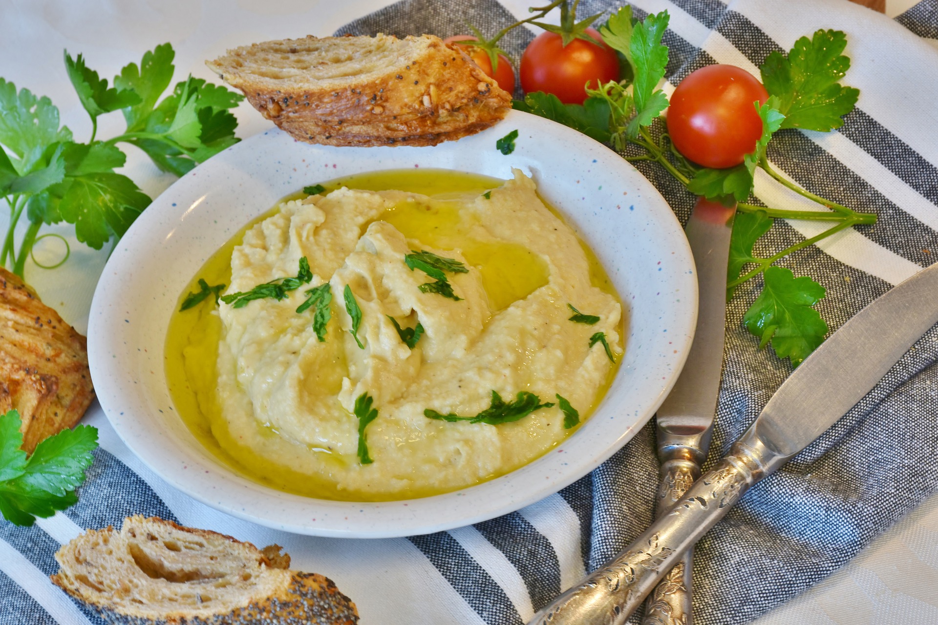 hummus-3142051_1920 (1)